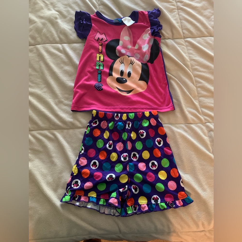 Girl size 5T Minnie Mouse pajamas